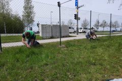 Wir bauen einen Zaun.
